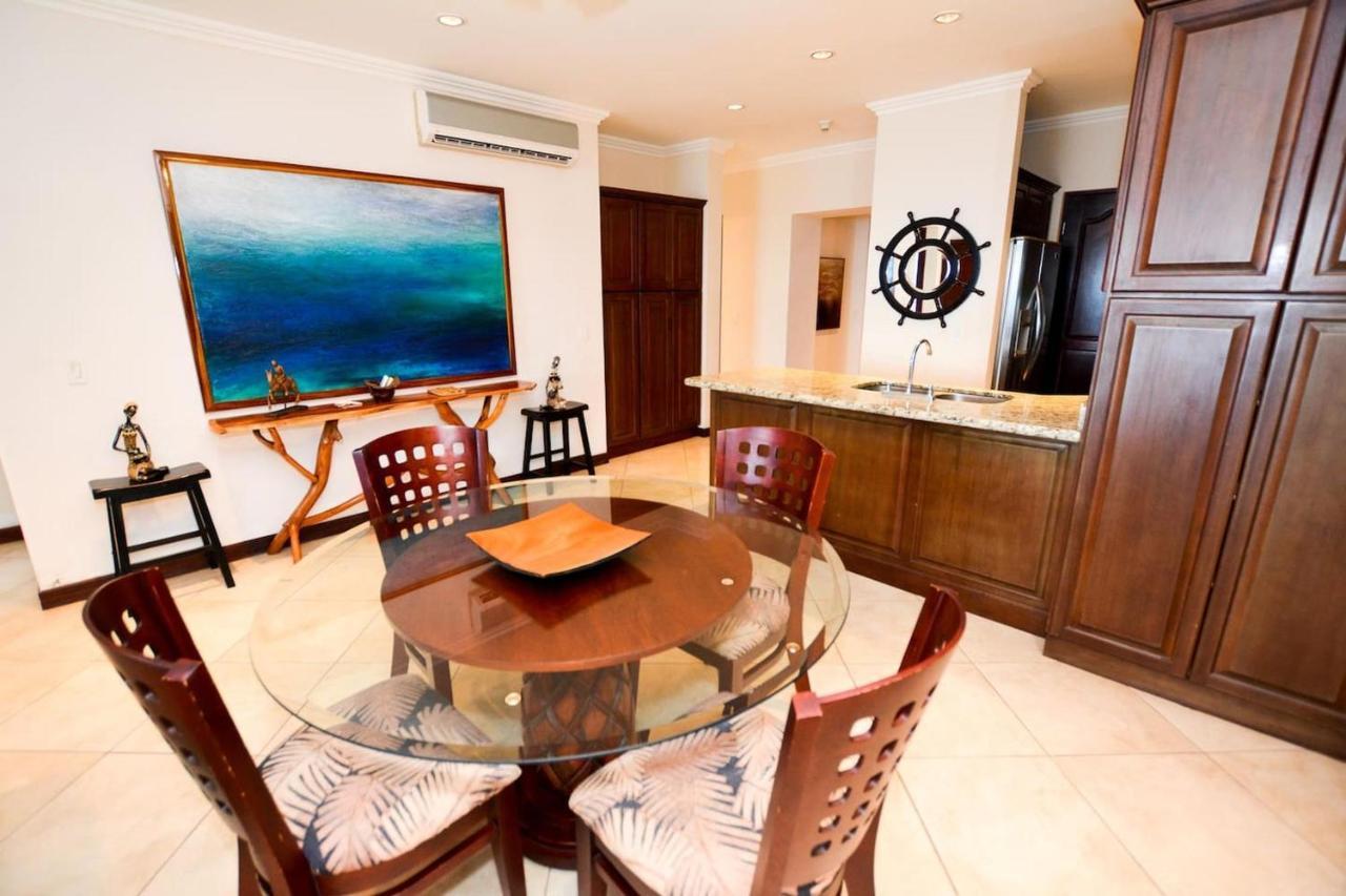 Exquisitely Decorated 5Th-Floor Aerie With Views Of Two Bays In Flamingo Villa Плая Фламинго Екстериор снимка