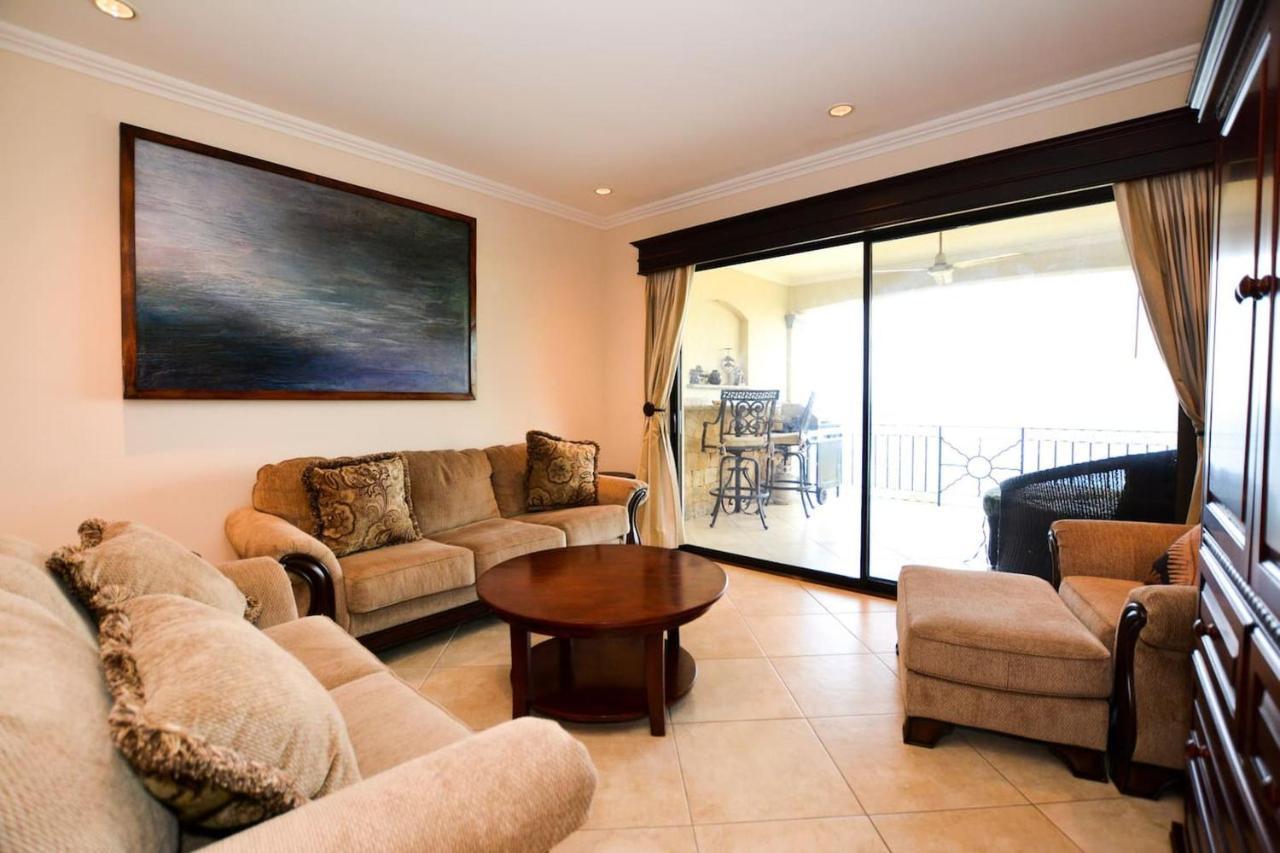 Exquisitely Decorated 5Th-Floor Aerie With Views Of Two Bays In Flamingo Villa Плая Фламинго Екстериор снимка